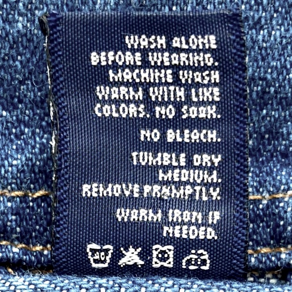 OshKosh: Classic jean jacket in a 4/4T. - Picture 10 of 10